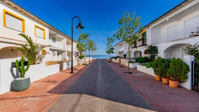 La Familia Beach House La Cala